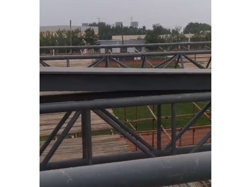 临沂中小学生综合实践基地看台吊顺利装完成